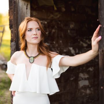 Susana Vijaya choker with healing gemstones of jade and labradorite