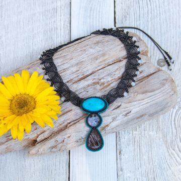 Susana Vijaya necklace with healing stones of turquoise and rainbow moonstone
